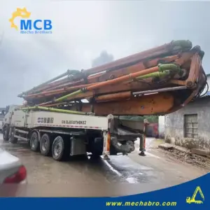 No. 240729P538, 2013 Zoomlion 60m concrete pump truck