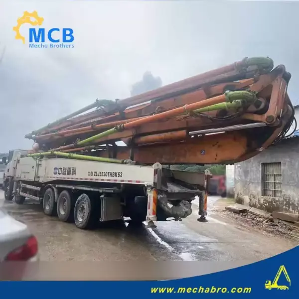 No. 240729P538, 2013 Zoomlion 60m concrete pump truck
