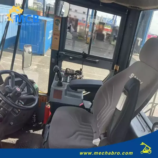 1723455429833261.jpg.webp No. 240809C001, 2015 Sany 45t Reach Stacker