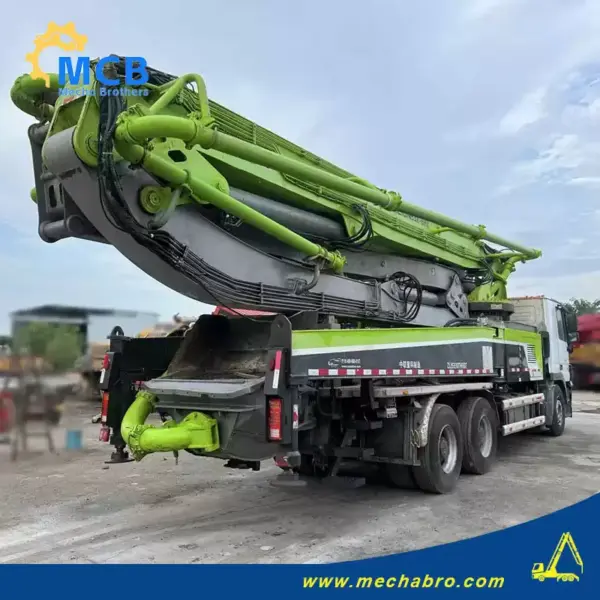No. 240815P550, 2018 Zoomlion 49m concrete pump truck