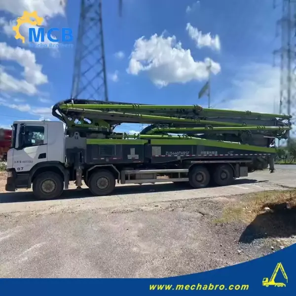 No. 240819P552, 2020 Zoomlion 59m concrete pump truck