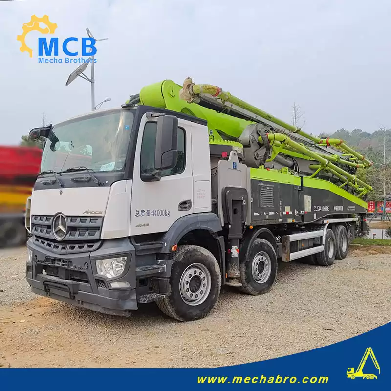 Original Mechabro field photo of a 2020 Zoomlion 63m used concrete pump truck in the price catalogue