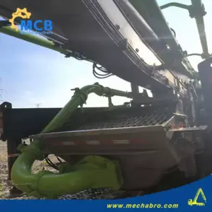 1736302452847119.jpg.webp 250107P649,2017年中联重科47米混凝土泵车