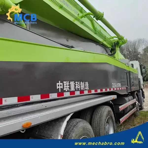 No. 250214P668, 2013 Zoomlion 52m Concrete Pump Truck