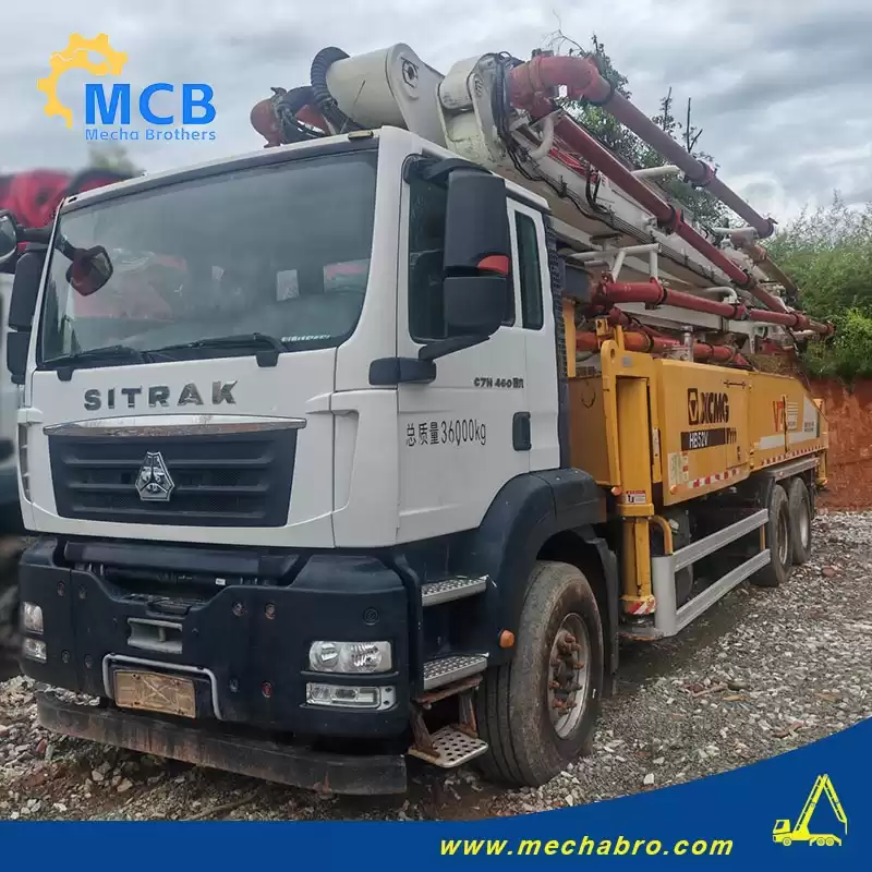 Original Mechabro field photo of the 2022 XCMG pump truck 52m on SITRAK, reference 250724P751