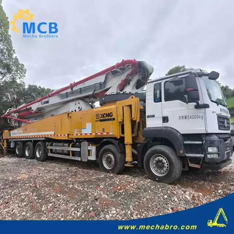 Used concrete pump truck outrigger and folded boom on Mechabro record 250724P752