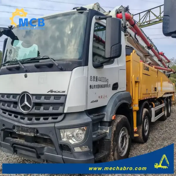 رقم 251114P784، شاحنة ضخ الخرسانة طراز XCMG 2020 بطول 58 مترًا