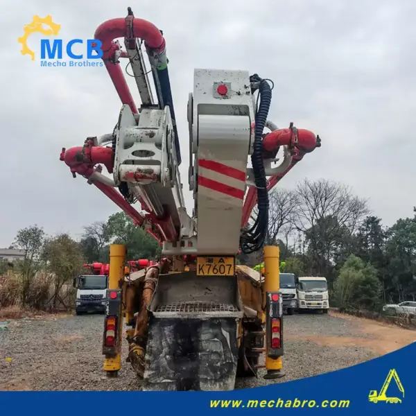 No. 260113P798, 2020 XCMG 62m concrete pump truck