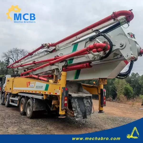 No. 260113P798, 2020 XCMG 62m concrete pump truck