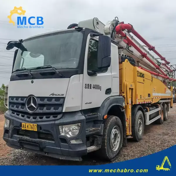 No. 260113P798, 2020 XCMG 62m concrete pump truck
