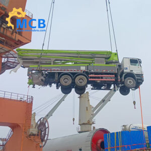 Zoomlion concrete pump truck 47m lifted during a Mechabro export loading case
