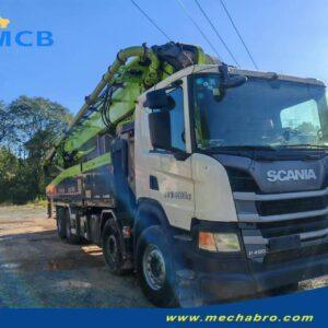Original Mechabro field photo: 2021 Zoomlion concrete pump truck on Scania P450 Original Mechabro field photo of a 2021 Zoomlion concrete pump truck on Scania P450, front-right equipment view