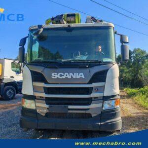 Bomba de concreto Zoomlion 2021 de 58,1 m sobre Scania — vista frontal Bomba de concreto Zoomlion 2021 de 58,1 m sobre Scania P450 8×4, vista frontal
